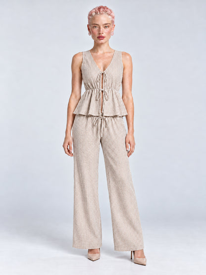 Conjunto Amalfi a rayas beige, blusa y pantalón de pierna ancha, vista frontal