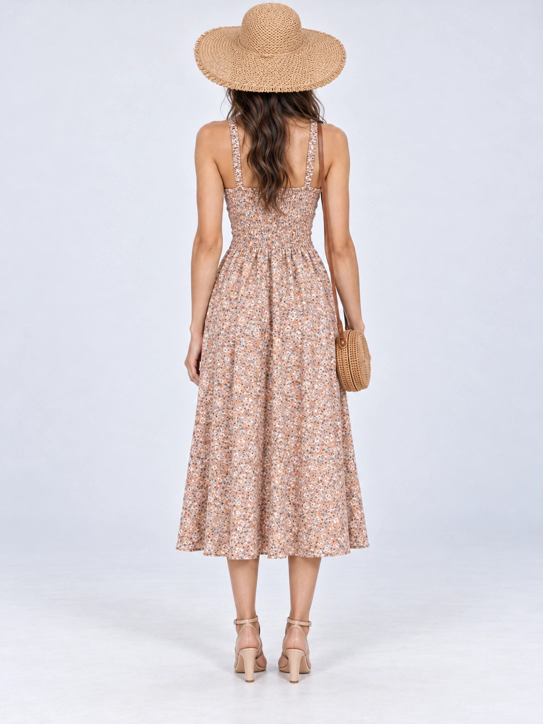 Vestido floral Elara con estampado floral, vista posterior de cuerpo completo